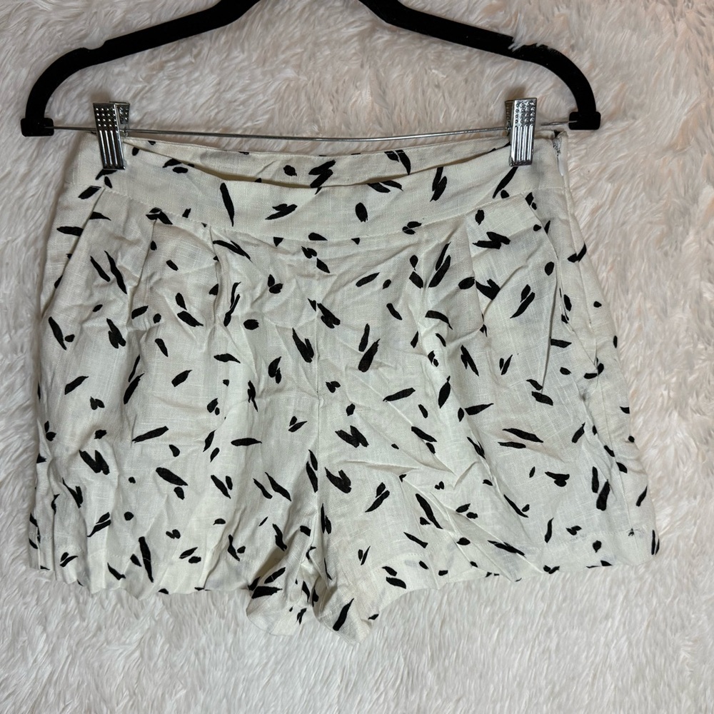 Lush High Waist Cream and Black Women's Shorts